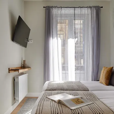 Apartment Urbieta By Feelfree