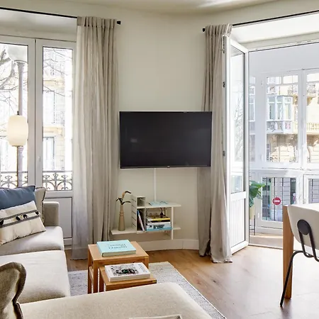 Apartment Urbieta By Feelfree