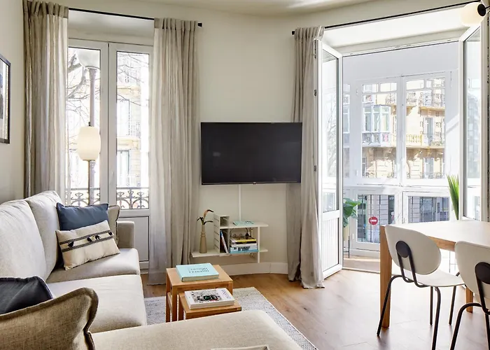 Apartment Urbieta By Feelfree